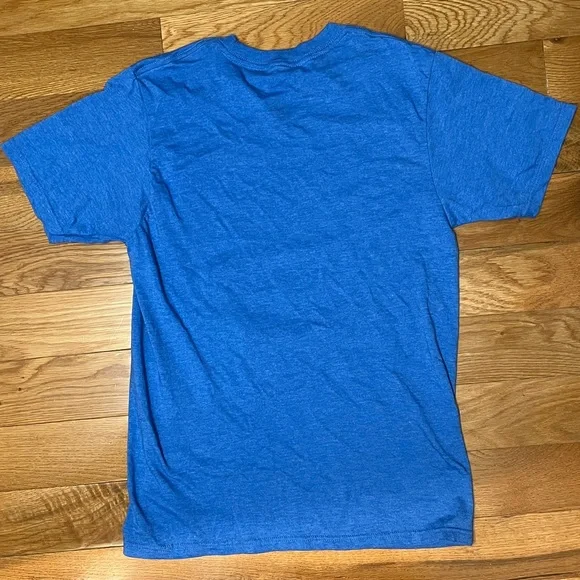 Sonoma What happens in the mountains blue T shirt. Size S - Picture 4 of 4